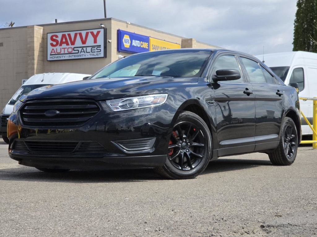 Used 2014 Ford Taurus SE FWD image 2