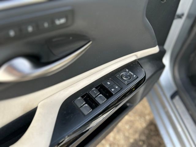 Certified 2024 Lexus ES 300h w/ Luxury Package image 13