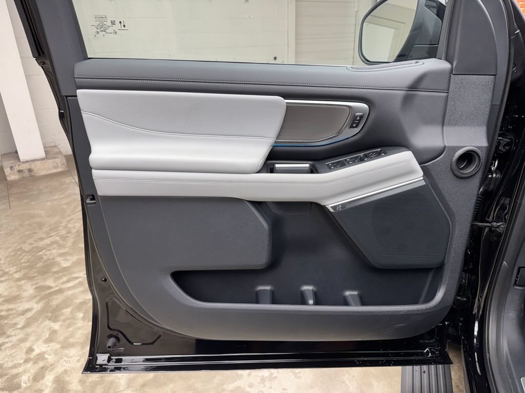 New 2027 Ford Expedition Platinum w/ Platinum Ultimate Package AWD/4WD image 11