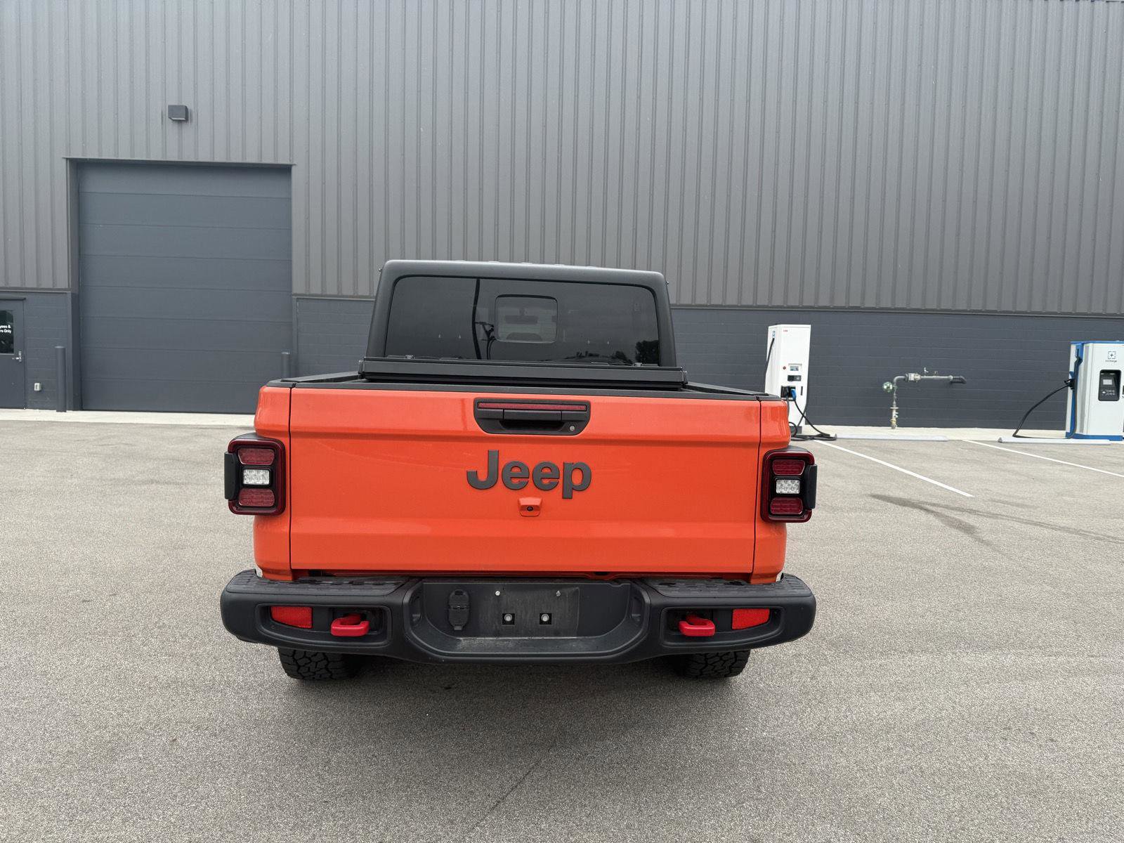 Used 2023 Jeep Gladiator Rubicon w/ LED Lighting Group AWD/4WD image 4