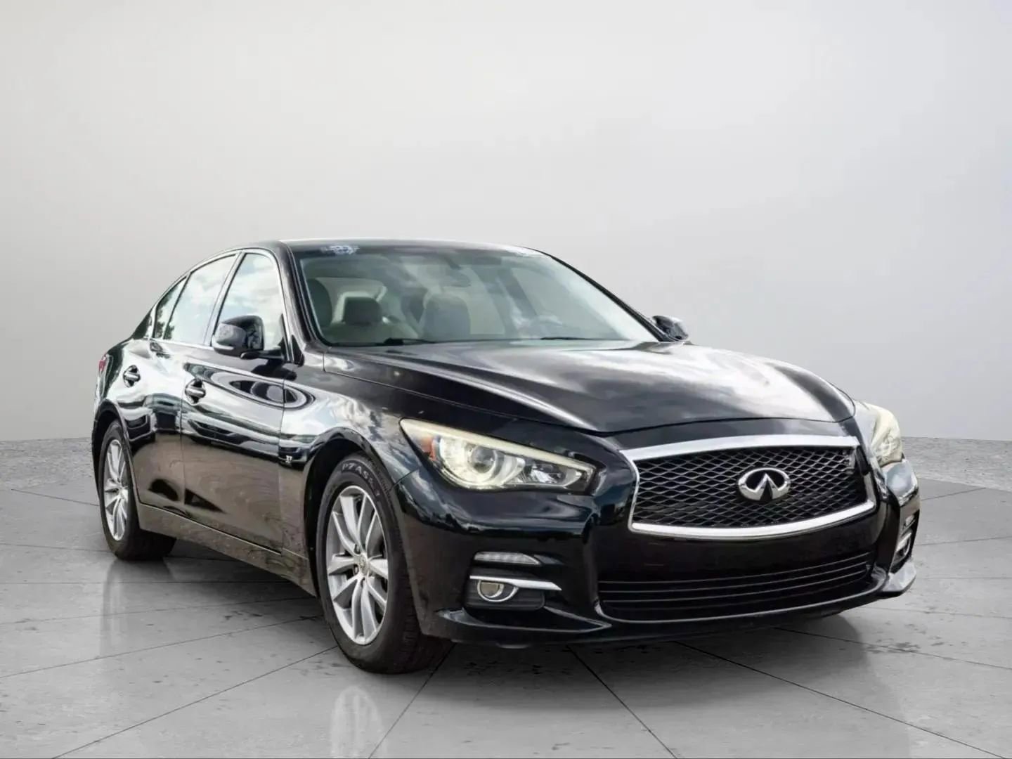 Used 2015 INFINITI Q50 w/ Moonroof Package image 1