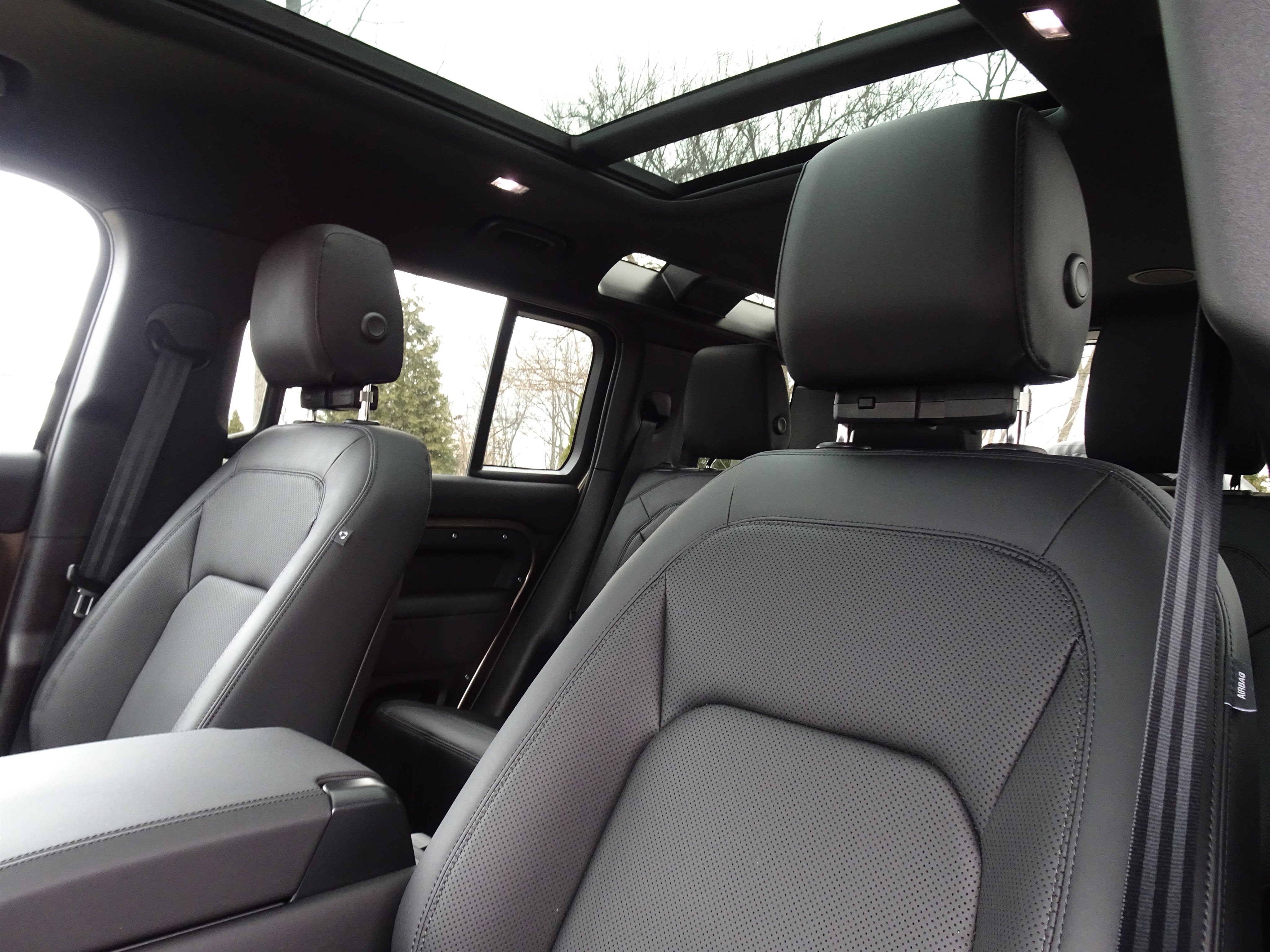 New 2026 Land Rover Defender 110 X-Dynamic SE AWD/4WD image 19