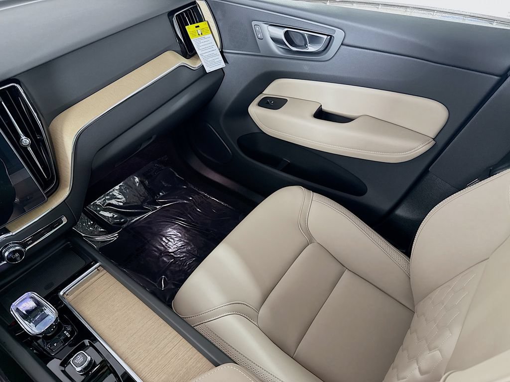 New 2026 Volvo XC60 T8 Plus w/ Protection Package Premier AWD/4WD image 23