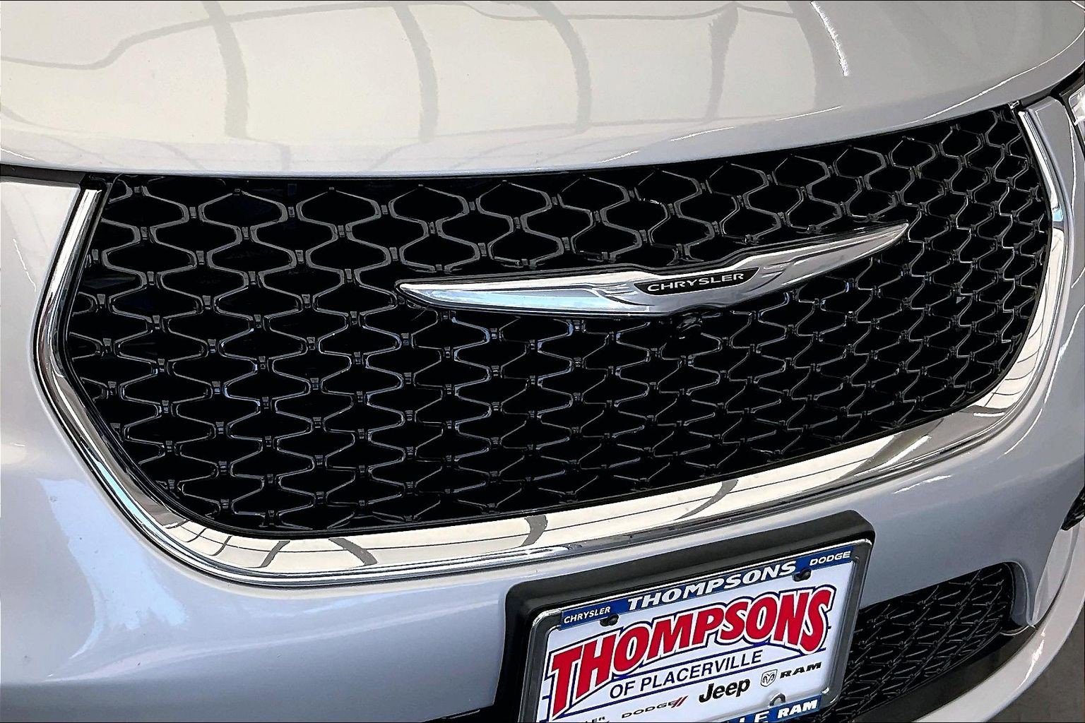 Used 2024 Chrysler Pacifica Touring-L image 30