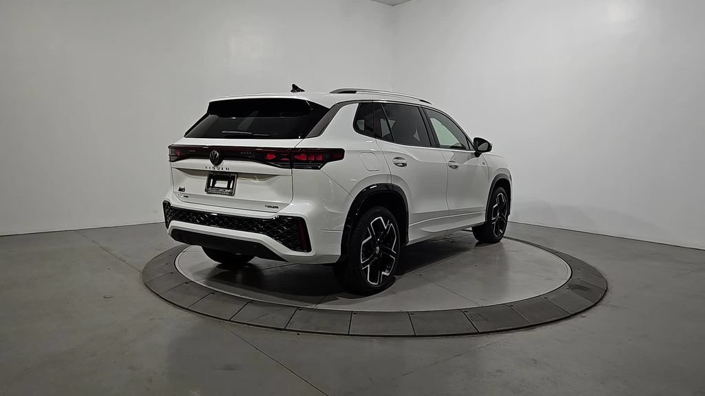 New 2026 Volkswagen Tiguan SEL R-Line AWD/4WD image 5