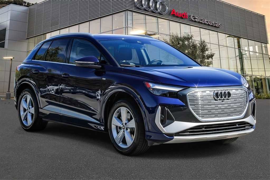 Used 2024 Audi Q4 e-tron Premium Plus image 5