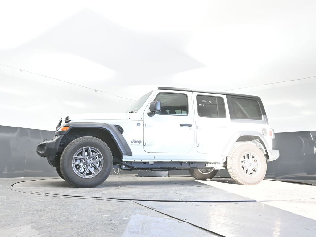 Used 2025 Jeep Wrangler Sport S image 29
