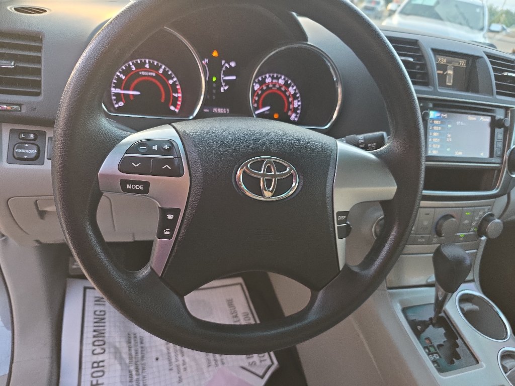 Used 2013 Toyota Highlander FWD image 10