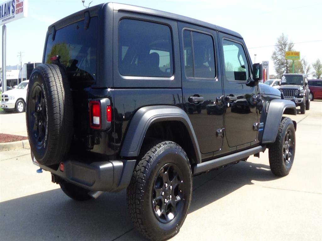 Used 2023 Jeep Wrangler Unlimited Sahara AWD/4WD image 6
