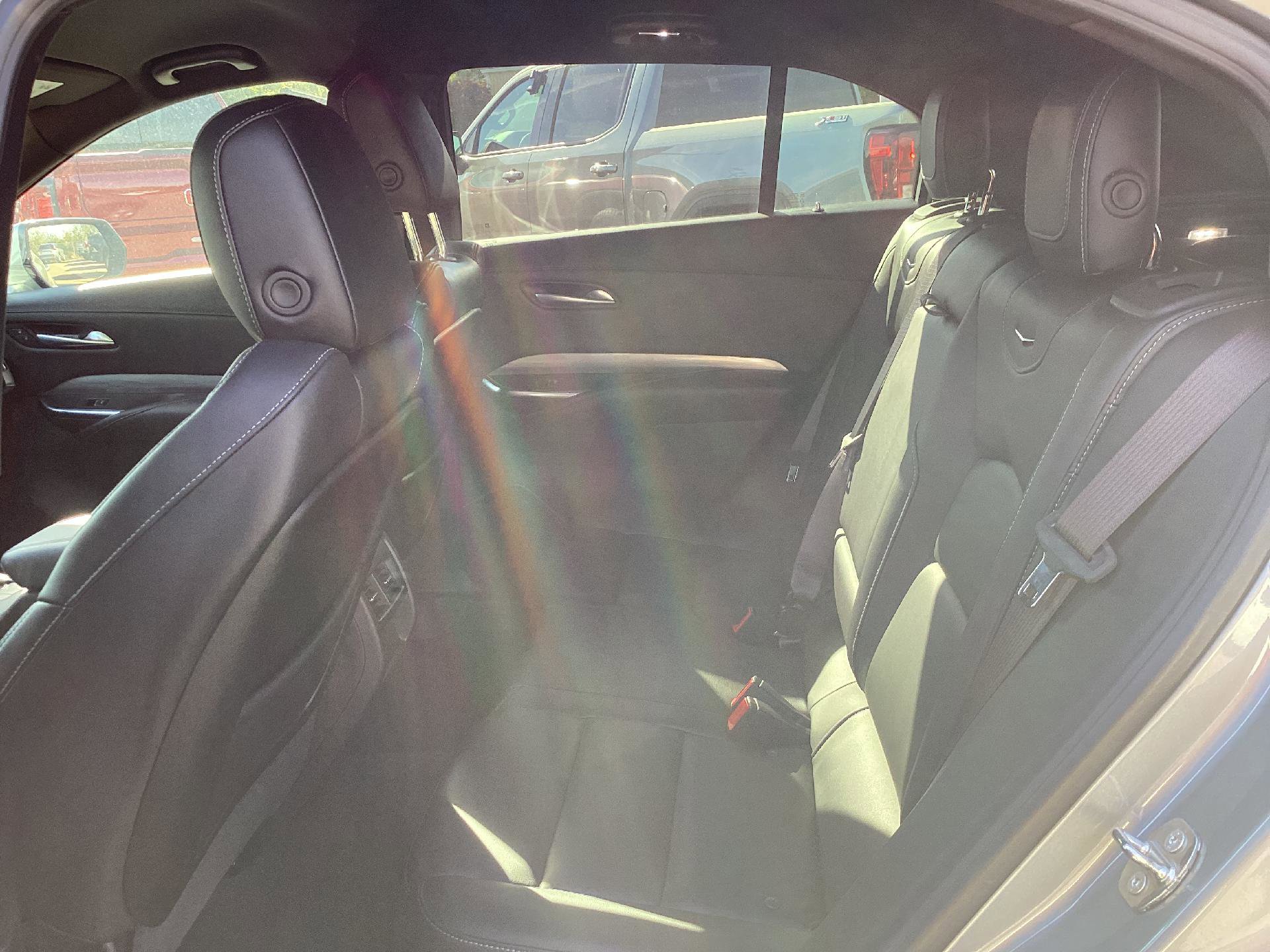 Used 2024 Cadillac XT4 Premium Luxury image 8