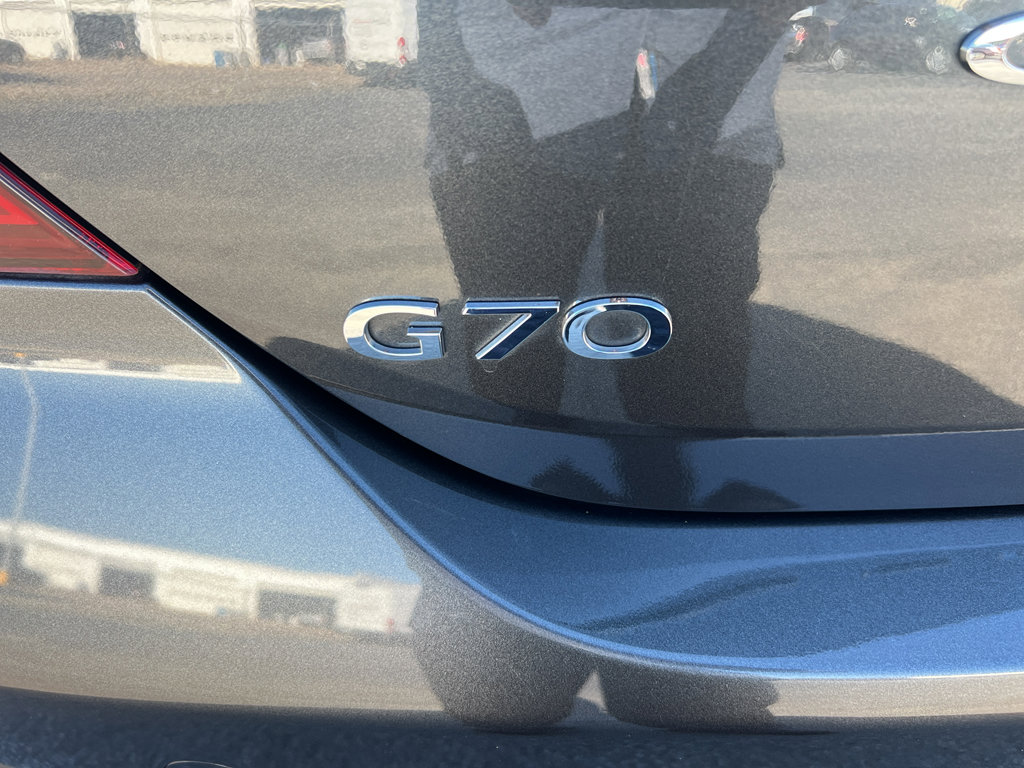 Used 2023 Genesis G70 2.0T image 11