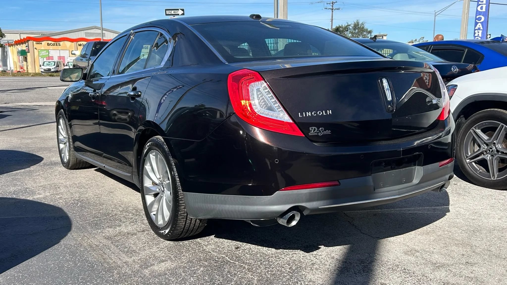 Used 2013 Lincoln MKS FWD image 6