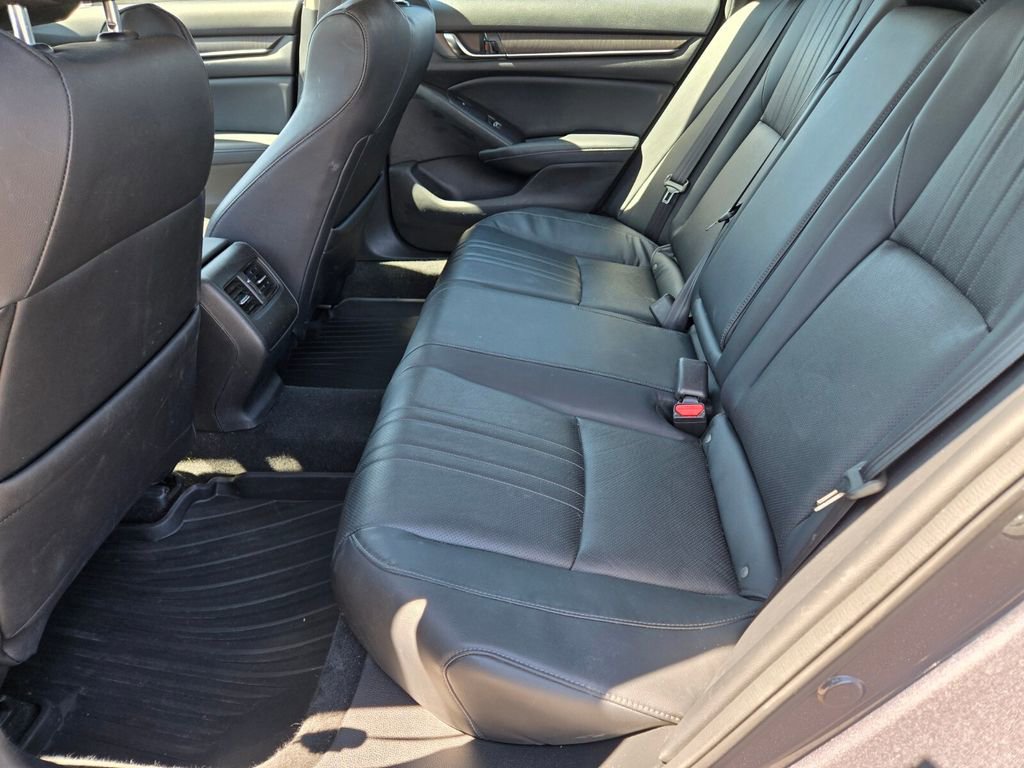 Used 2018 Honda Accord Touring image 8