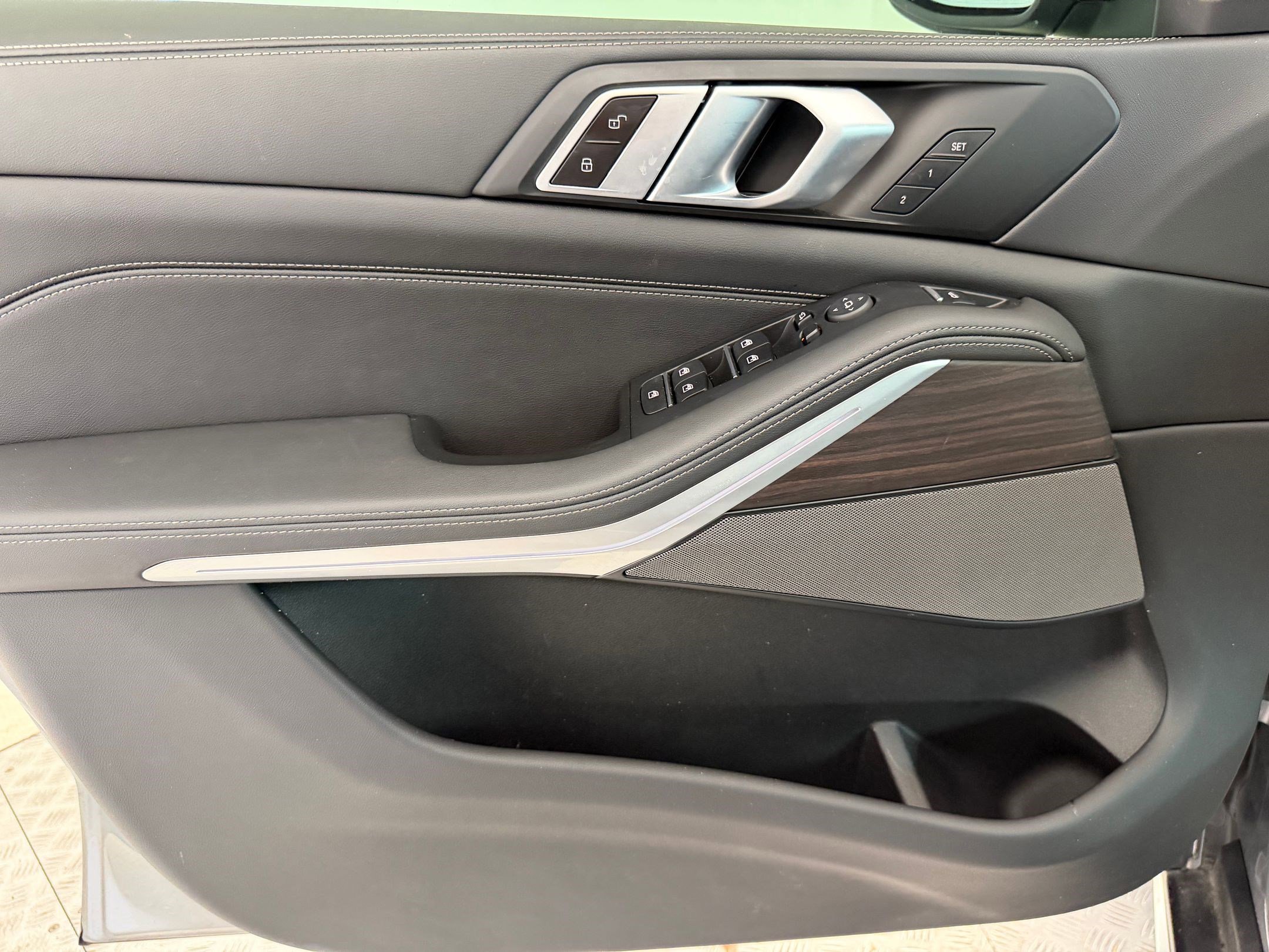 Certified 2024 BMW X5 xDrive40i w/ Premium Package image 12