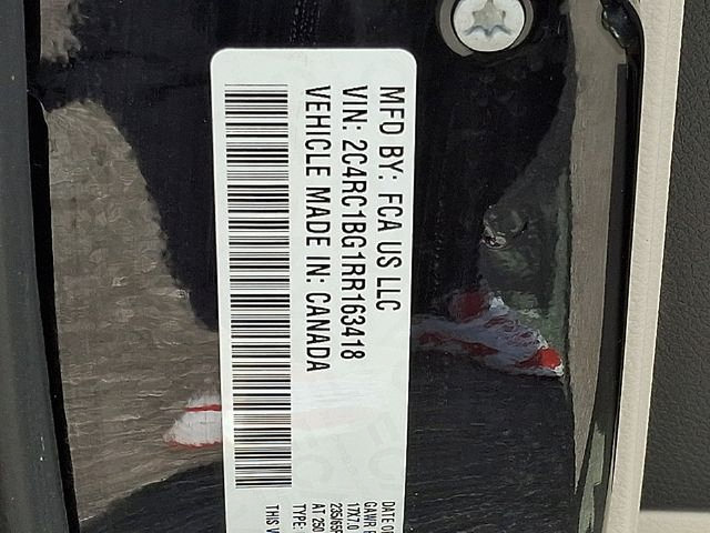 Used 2024 Chrysler Pacifica Touring-L FWD image 26