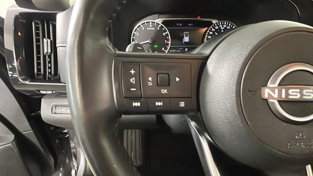 Used 2024 Nissan Pathfinder SV AWD/4WD image 16