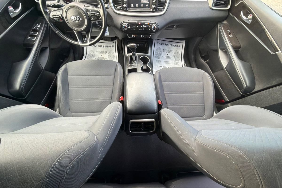 Used 2018 Kia Sorento LX image 14