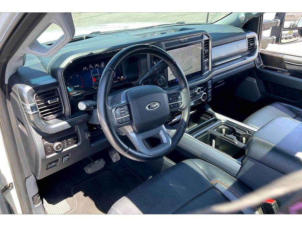 Used 2025 Ford F350 Lariat w/ Lariat Ultimate Package AWD/4WD image 16