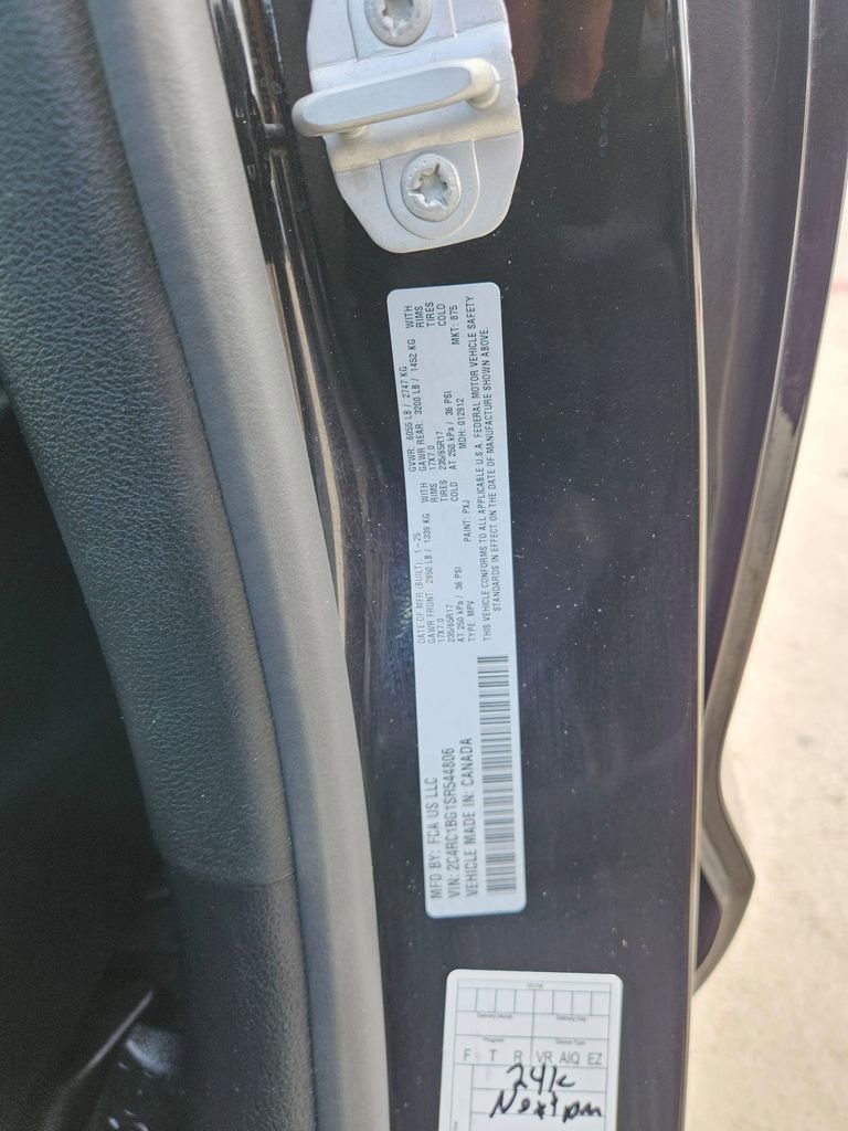 Used 2025 Chrysler Pacifica Select image 29