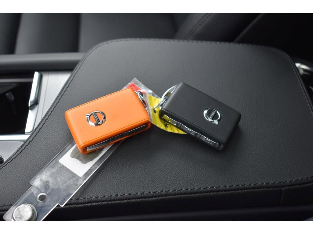 Used 2023 Volvo XC90 B5 Core w/ Protection Package Premier image 39