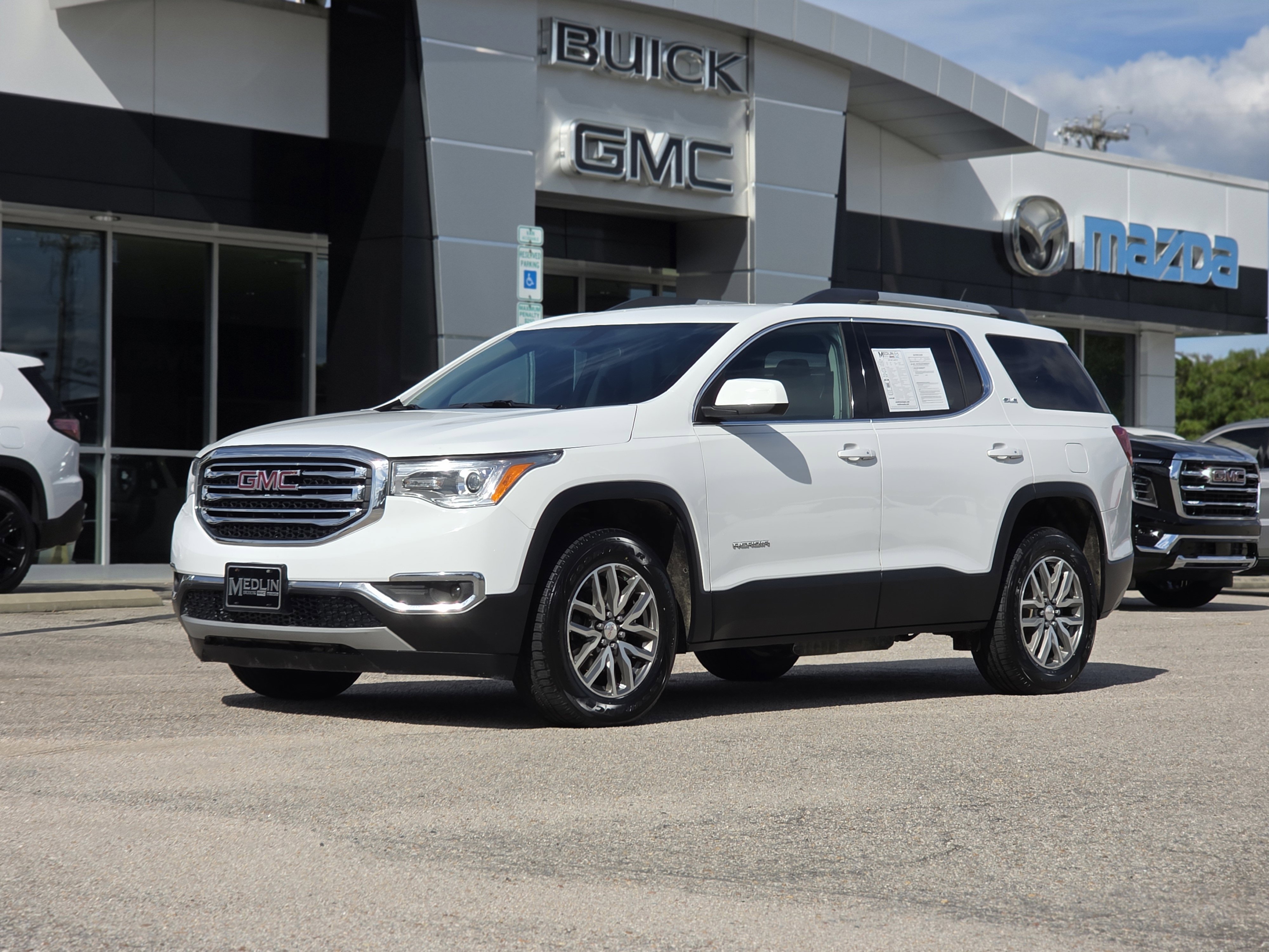 Used 2019 GMC Acadia SLE image 3