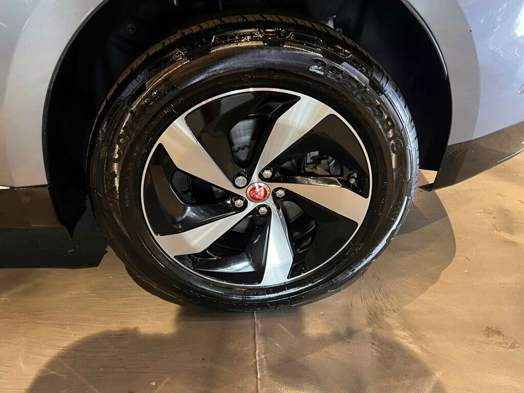 Used 2021 Jaguar F-PACE S image 11