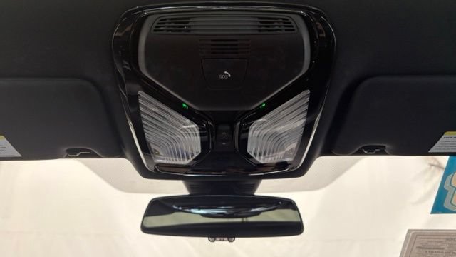 Used 2024 BMW 230i xDrive Coupe AWD/4WD image 37