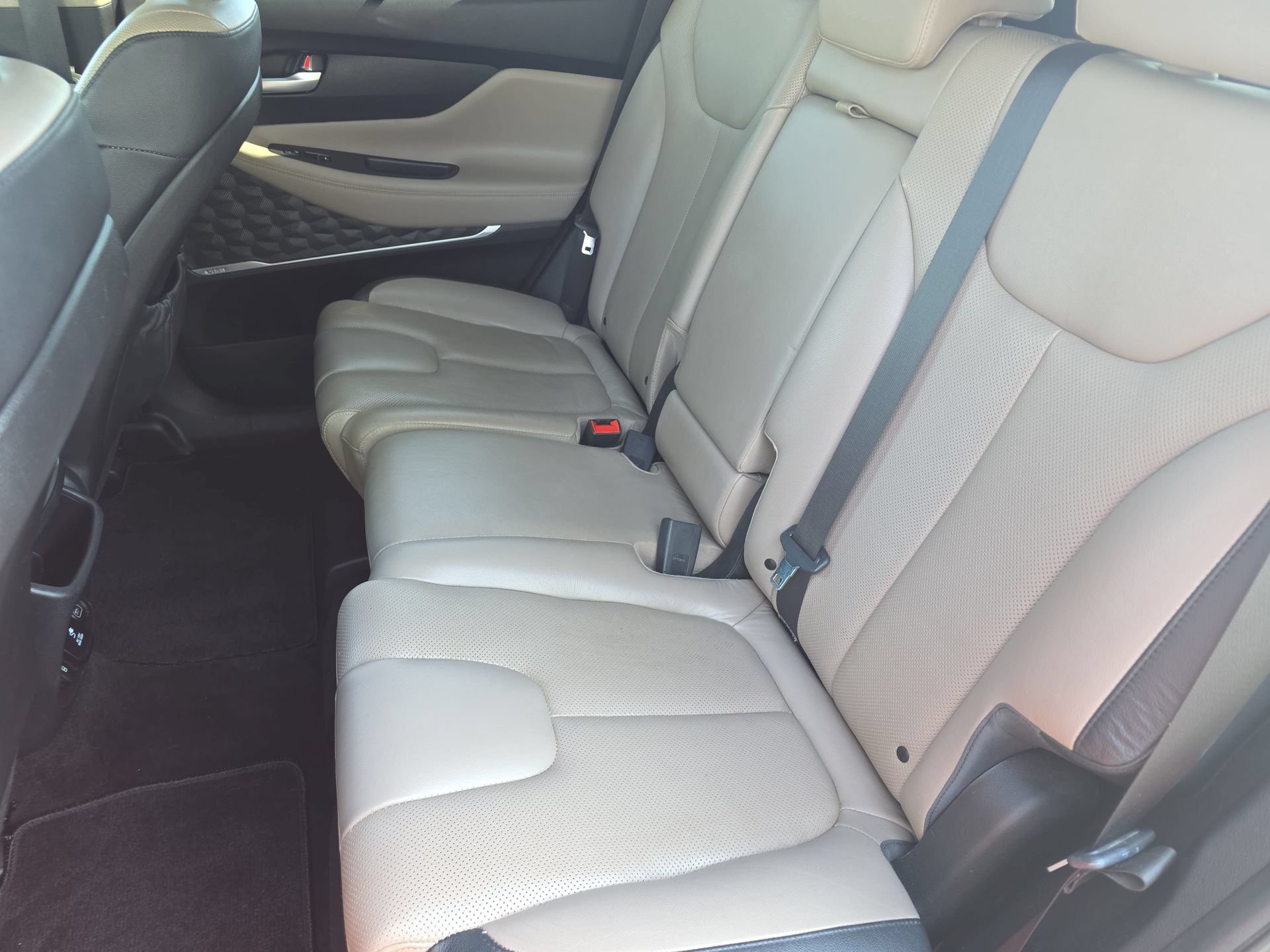 Used 2020 Hyundai Santa Fe Limited FWD image 14