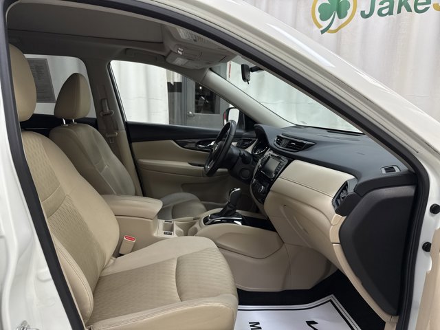 Used 2018 Nissan Rogue SV w/ Sun & Sound Touring Package image 35