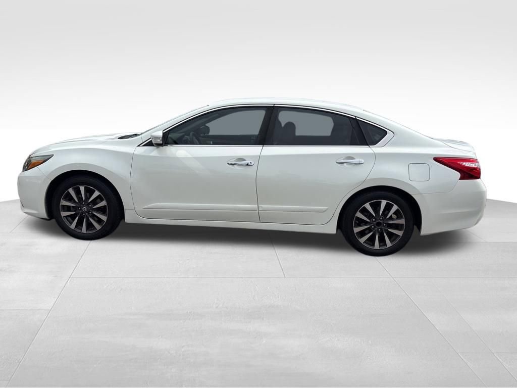 Used 2016 Nissan Altima 2.5 SL w/ 2.5 Technology w/LED Package FWD image 17