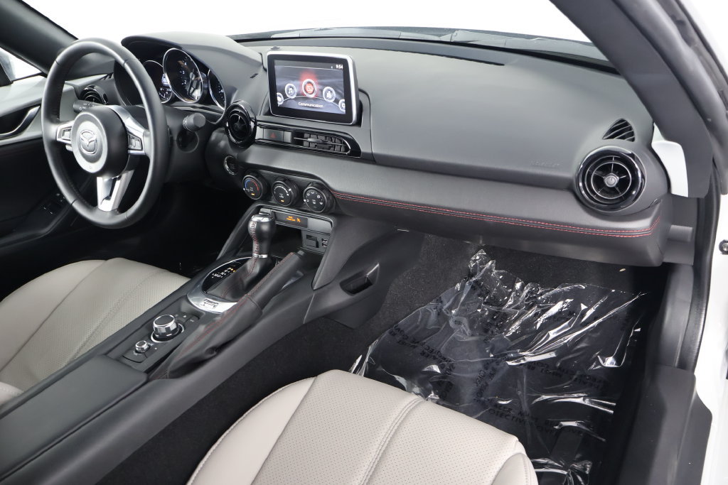 Used 2017 MAZDA MX-5 Miata RF Club RWD image 12
