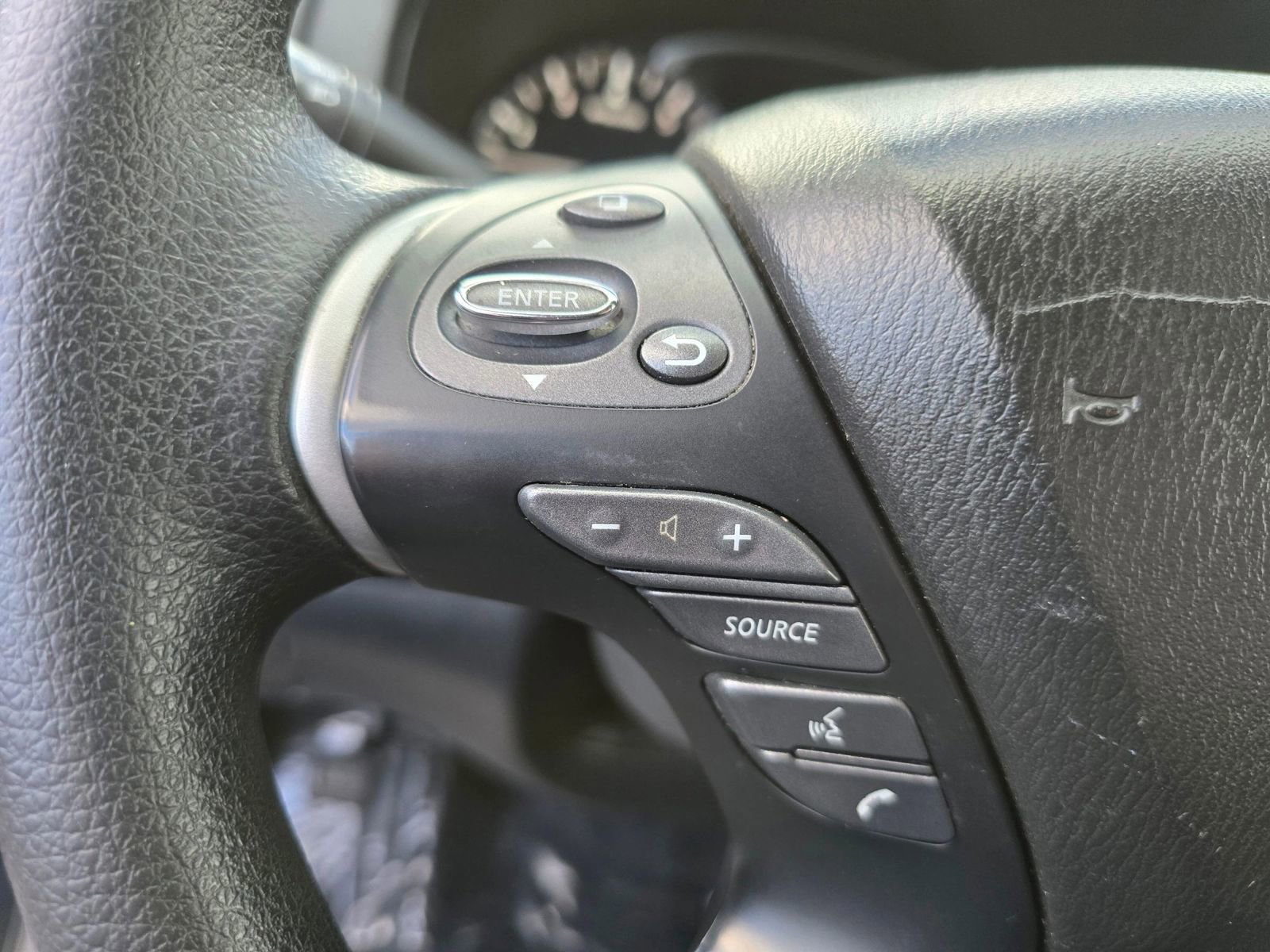 Used 2019 Nissan Pathfinder S image 25