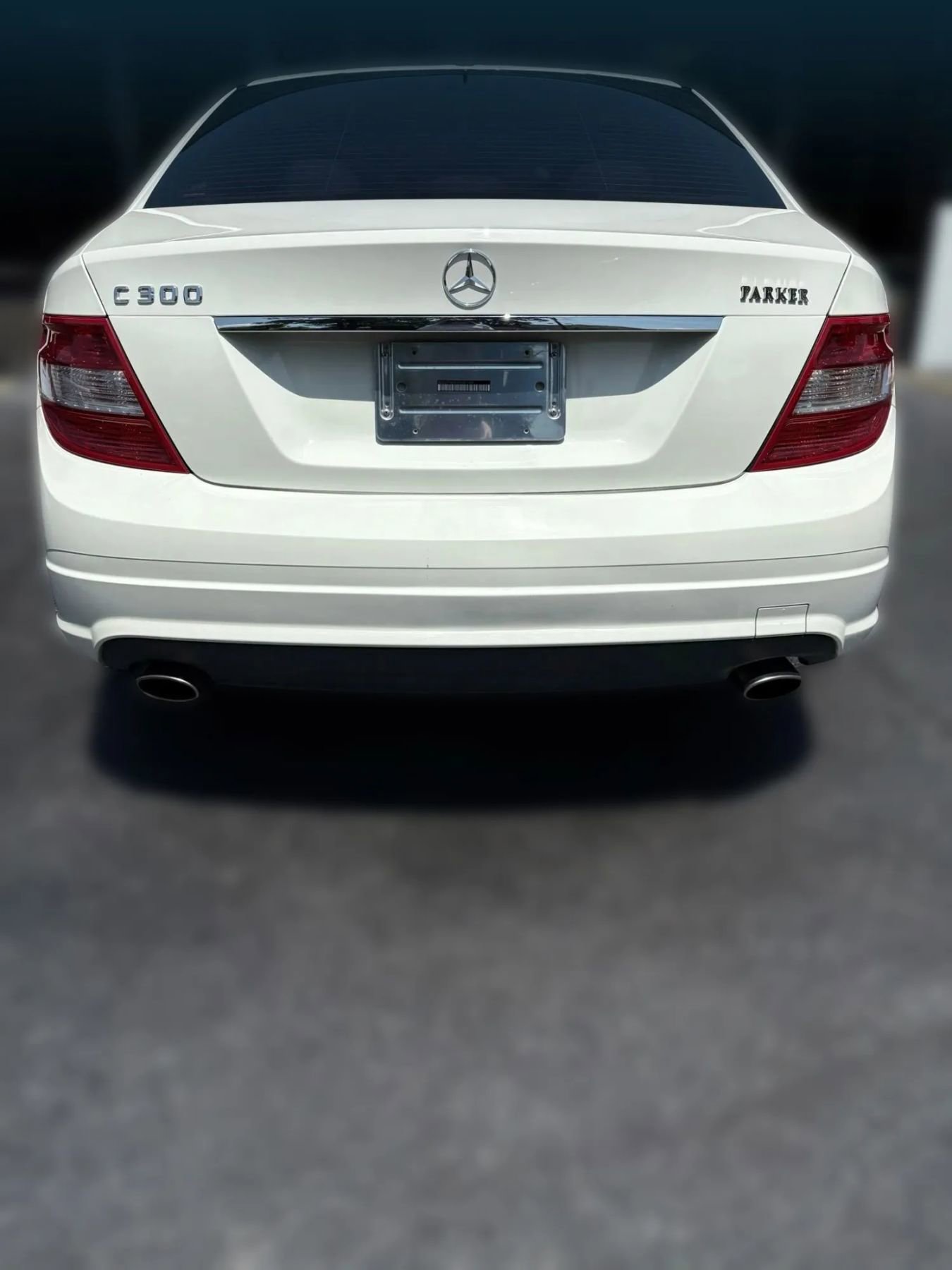 Used 2010 Mercedes-Benz C 300 Sedan image 4