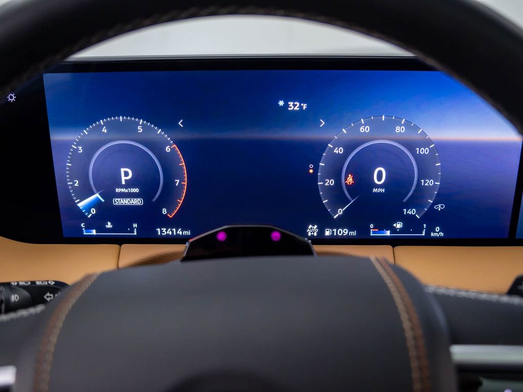 Used 2025 Nissan Armada Platinum Reserve w/ Convenience Package image 34