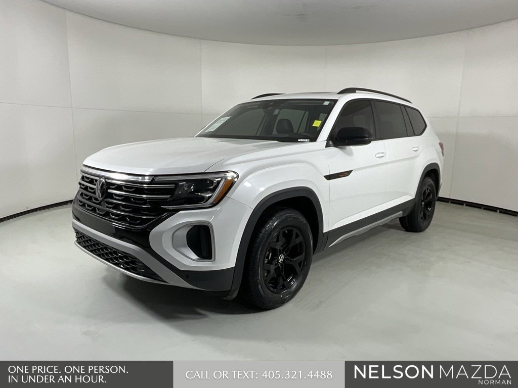 Used 2024 Volkswagen Atlas Peak Edition SEL image 4