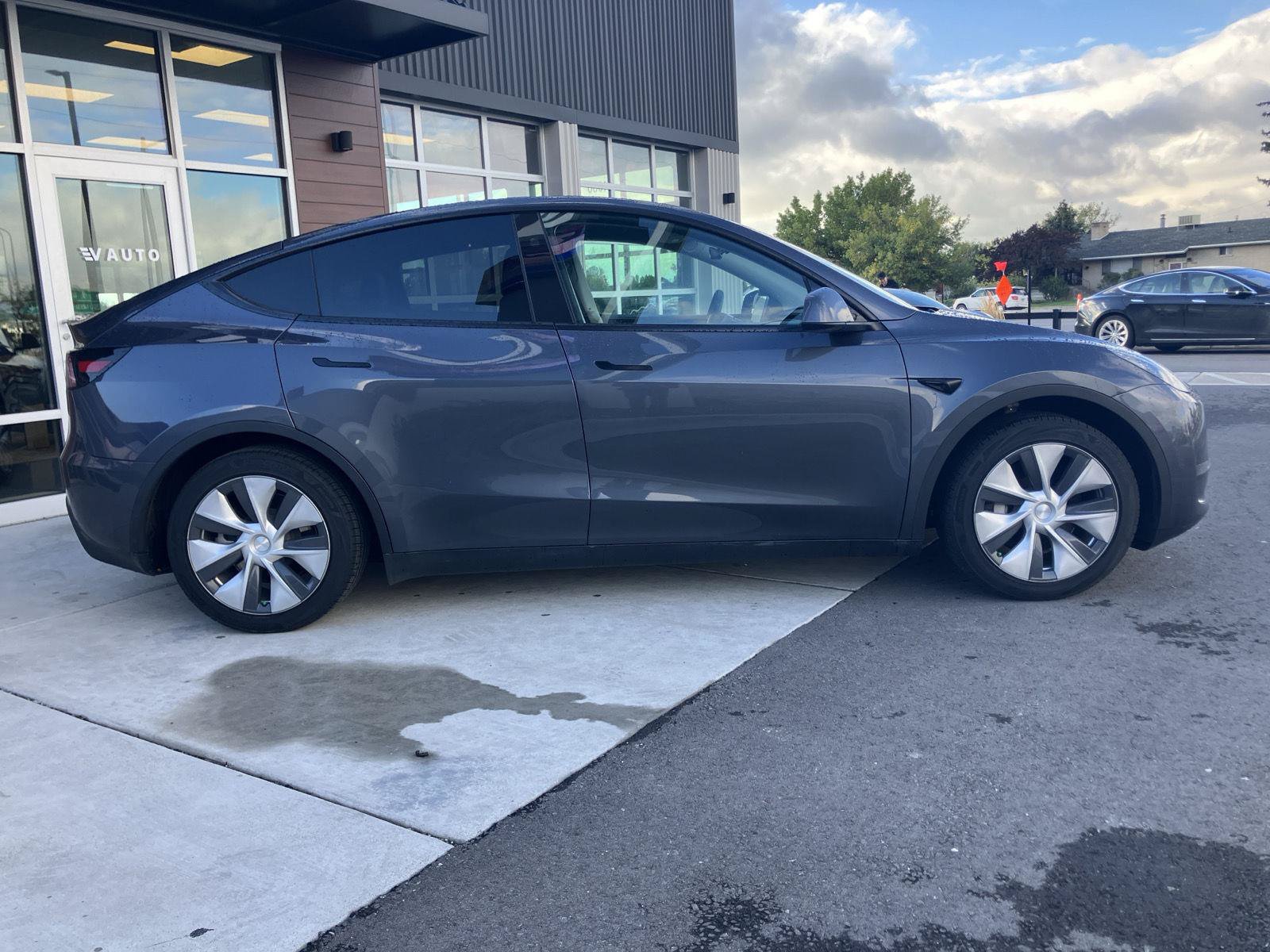 Used 2023 Tesla Model Y 2WD image 9