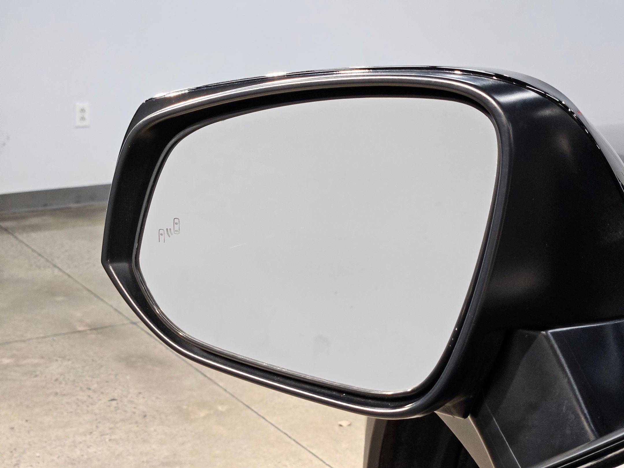 Used 2020 Toyota RAV4 Limited image 22