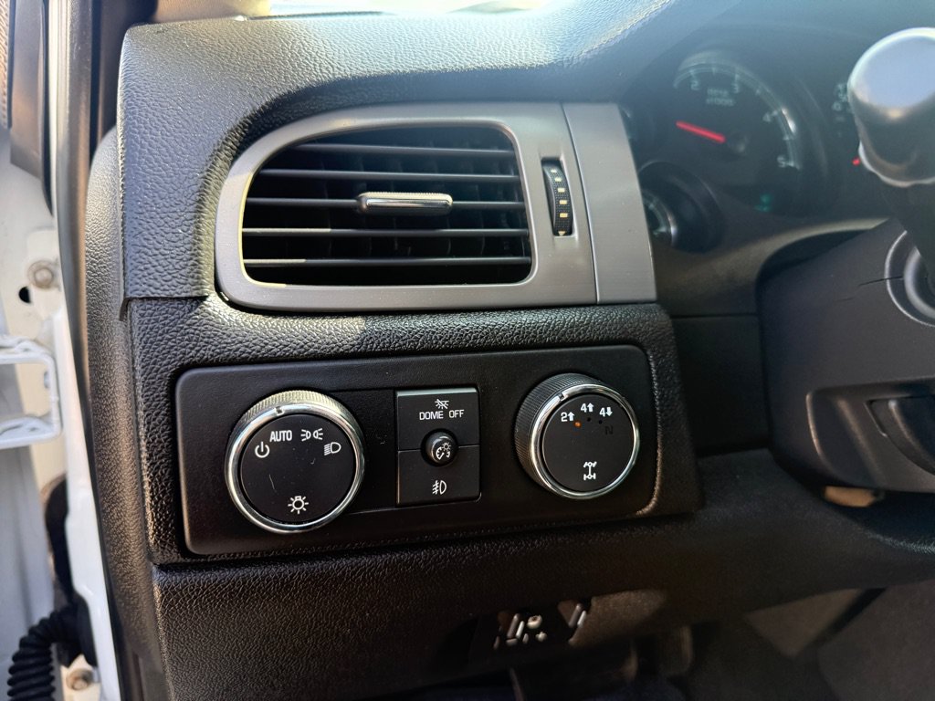 Used 2012 Chevrolet Silverado 3500 LTZ AWD/4WD image 15