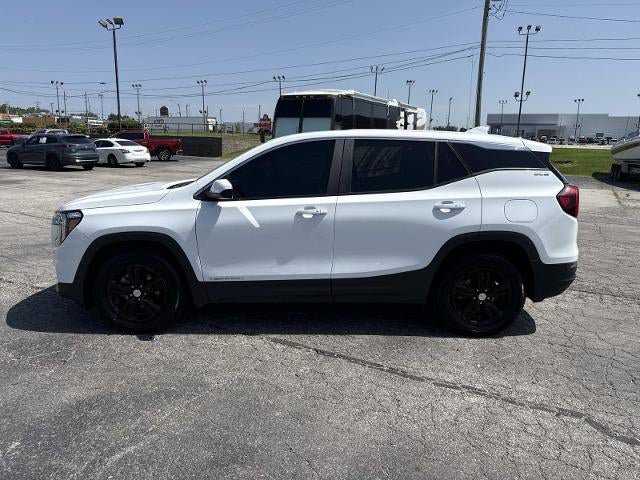 Used 2024 GMC Terrain SLE FWD image 9