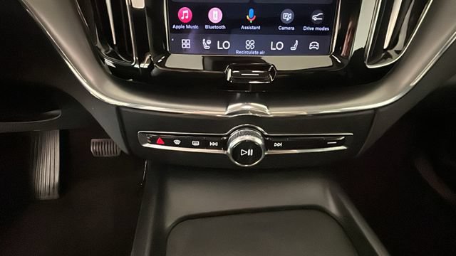 Used 2023 Volvo XC60 B5 Core w/ Climate Package AWD/4WD image 21