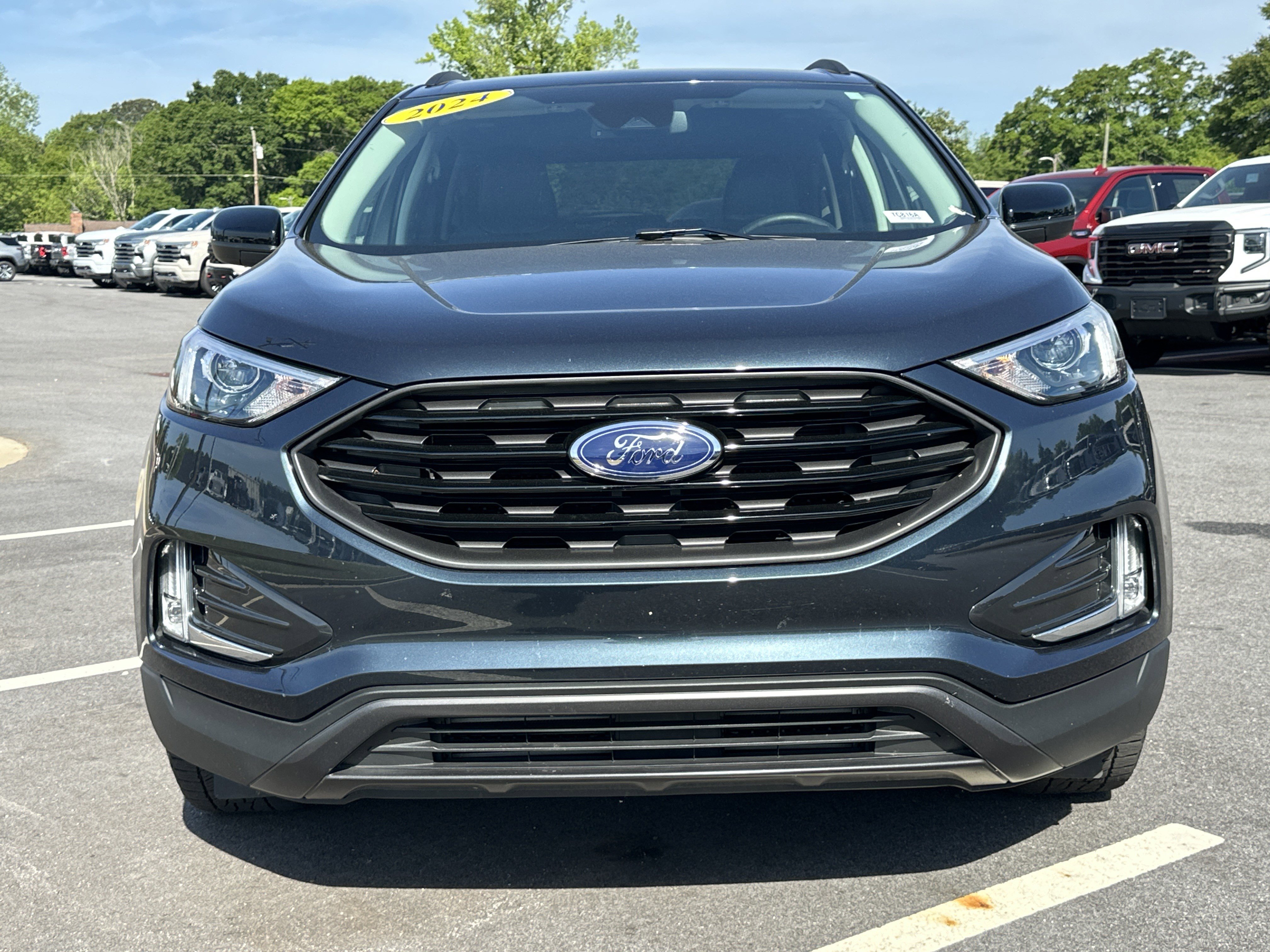 Used 2024 Ford Edge SEL w/ Sport Appearance Package image 2