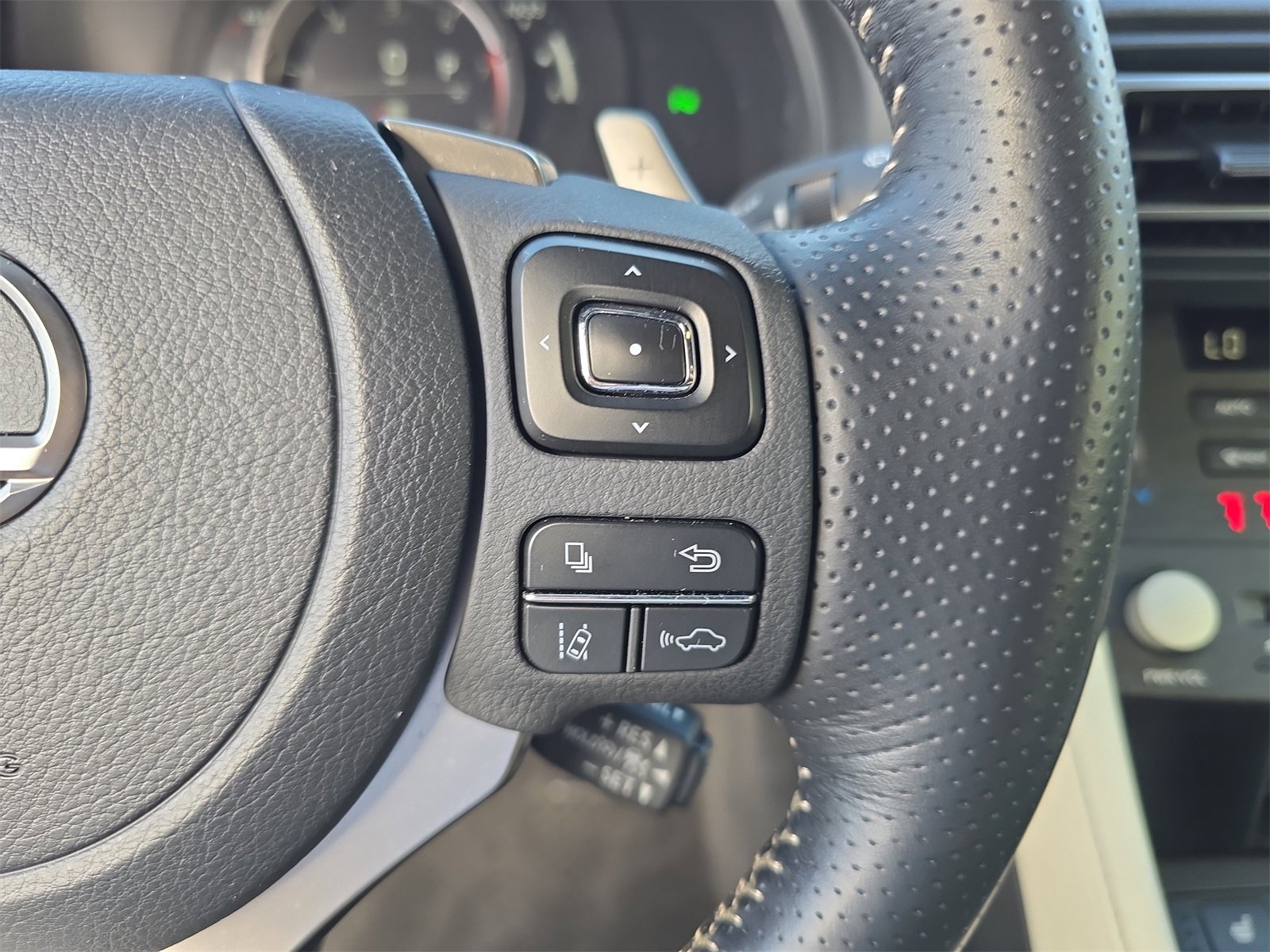 Used 2023 Lexus RC 350 F Sport image 22