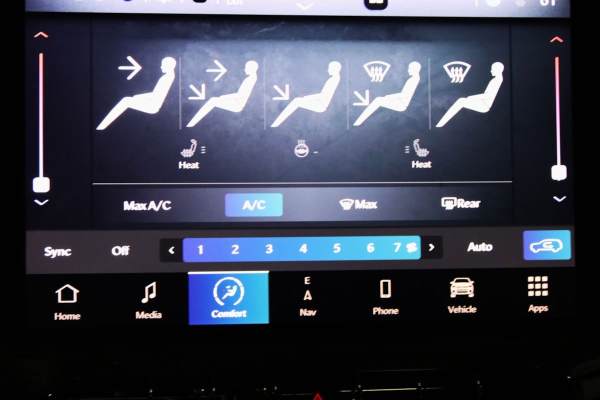 Used 2022 Jeep Compass High Altitude AWD/4WD image 45