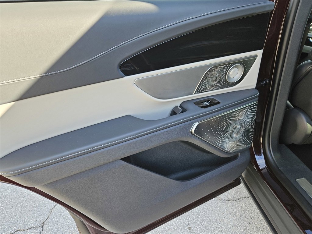 Used 2025 Lincoln Nautilus Reserve image 28