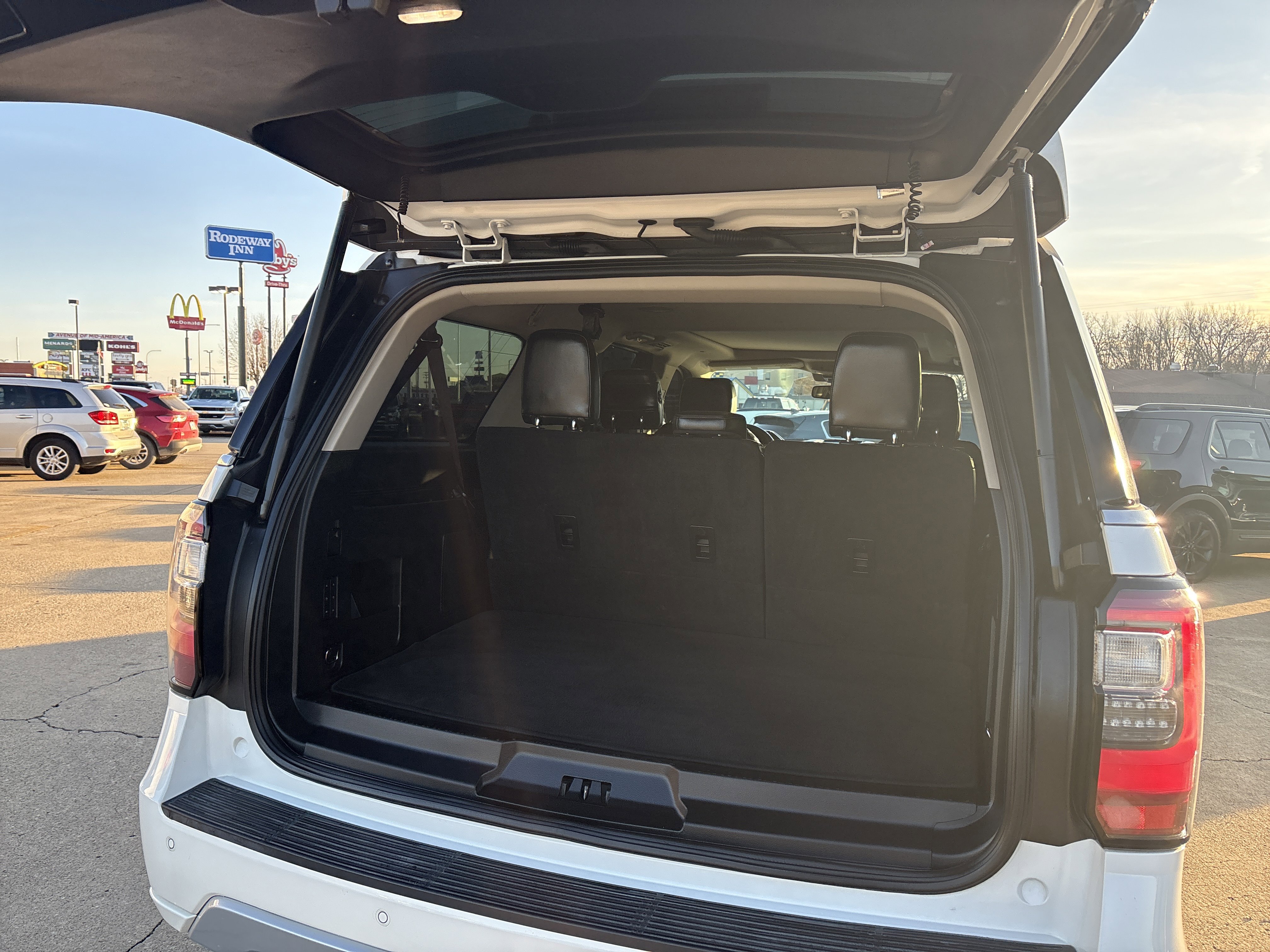 Used 2020 Ford Expedition Max Platinum image 5