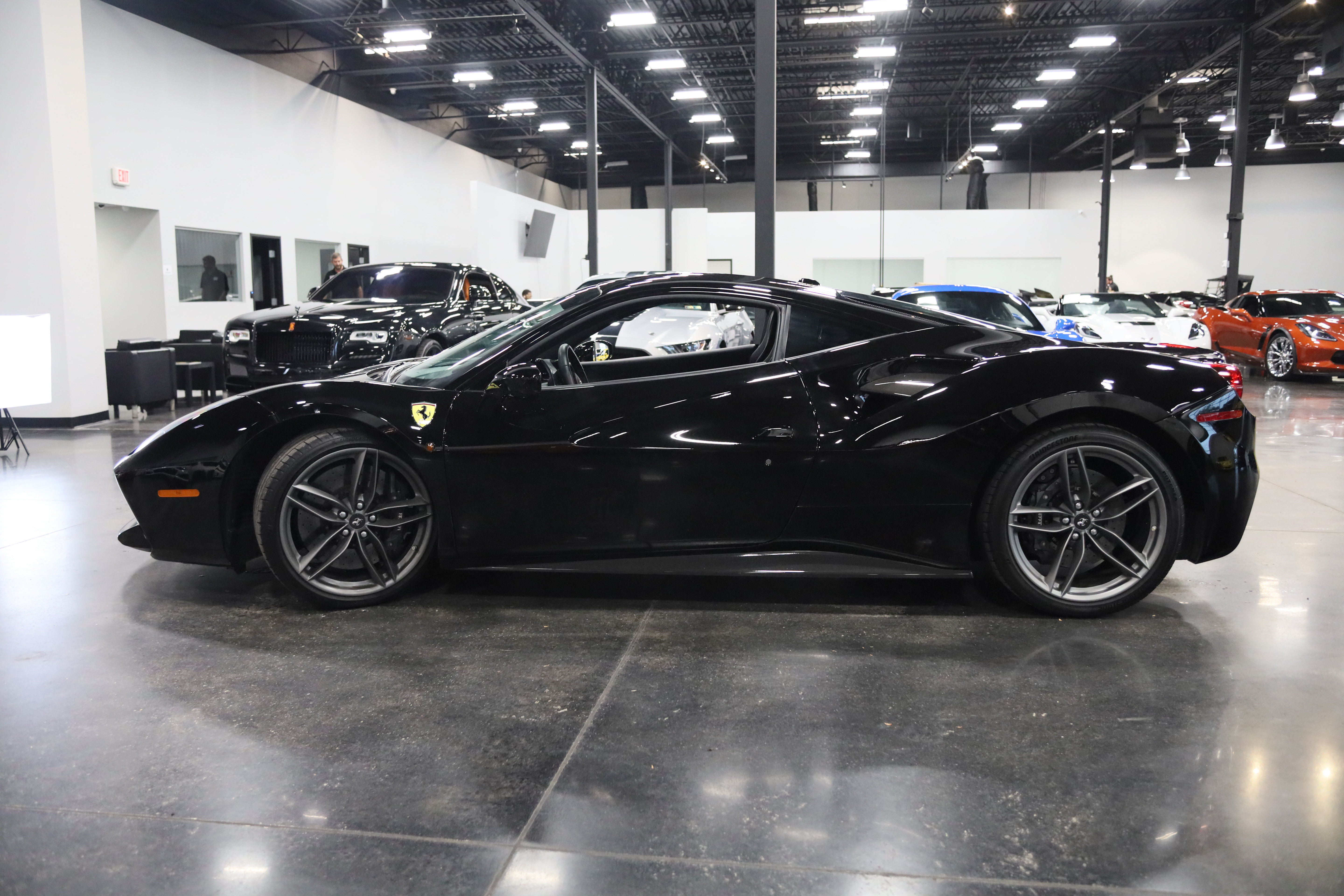 Used 2016 Ferrari 488 GTB RWD image 8