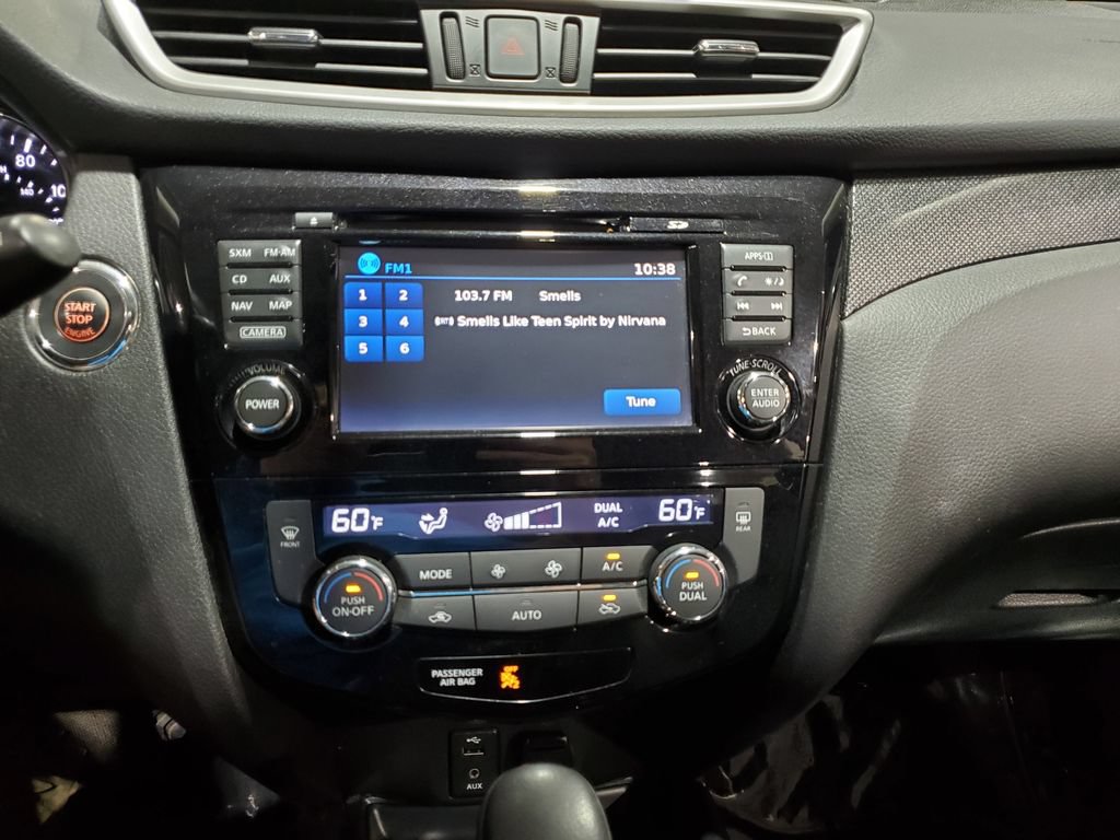 Used 2016 Nissan Rogue SL w/ SL Premium Package FWD image 30
