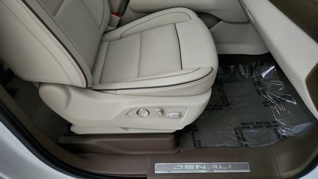 Used 2024 GMC Yukon Denali AWD/4WD image 38