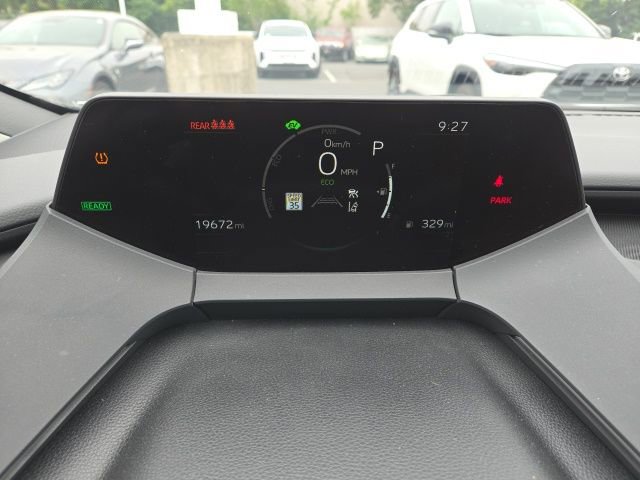 Used 2025 Toyota Prius LE FWD image 4