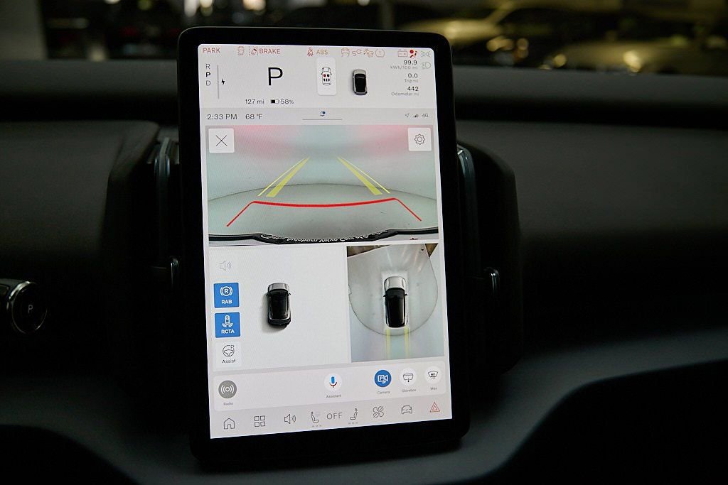 Certified 2025 Volvo EX30 Ultra w/ Climate Package image 29